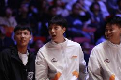 英雄联盟总决赛时间-雄鹿绝杀福建队，胡金秋惊艳四座