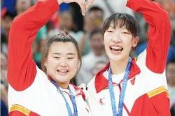 LOL赛事-战胜强手，运动员斩获金牌喜获全场欢呼