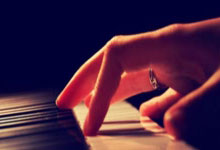 LOL决赛-东西方对话！冰火双雄碰撞！西亚卡姆独揽大局助湖人跨联盟关键战突围辽宁！