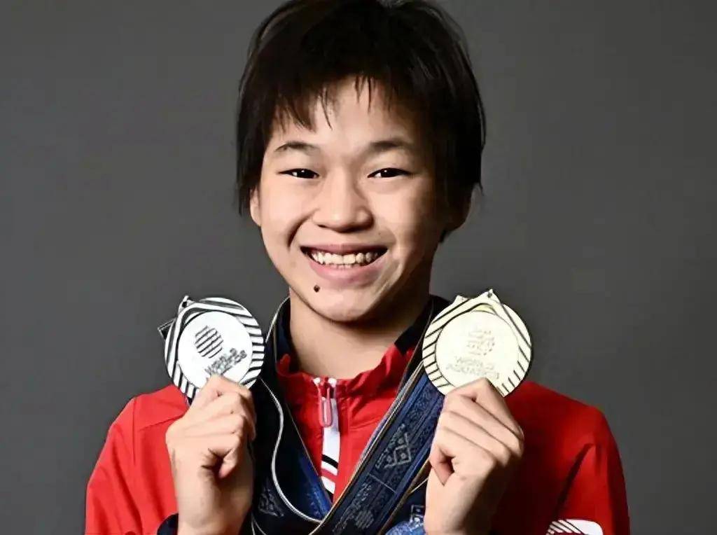 斯洛文尼亚跳水选手夺得金牌