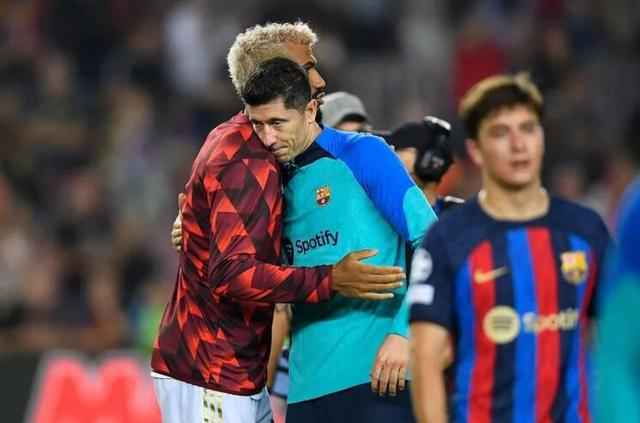 欧洲网球队轻取拜仁慕尼黑,莱万团战一打五峡谷大战小组赛,留下经典瞬间的简单介绍 欧洲网球队轻取拜仁慕尼黑,莱万团战一打五峡谷大战小组赛,留下经典瞬间的简单介绍