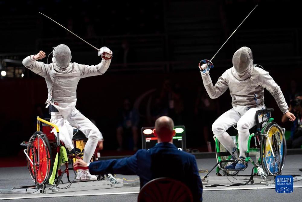 芬兰击剑选手取得好成绩，实力出众