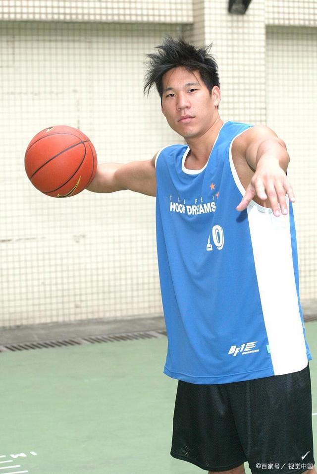 球员个人表现亮眼：篮球赛事彰显实力的简单介绍