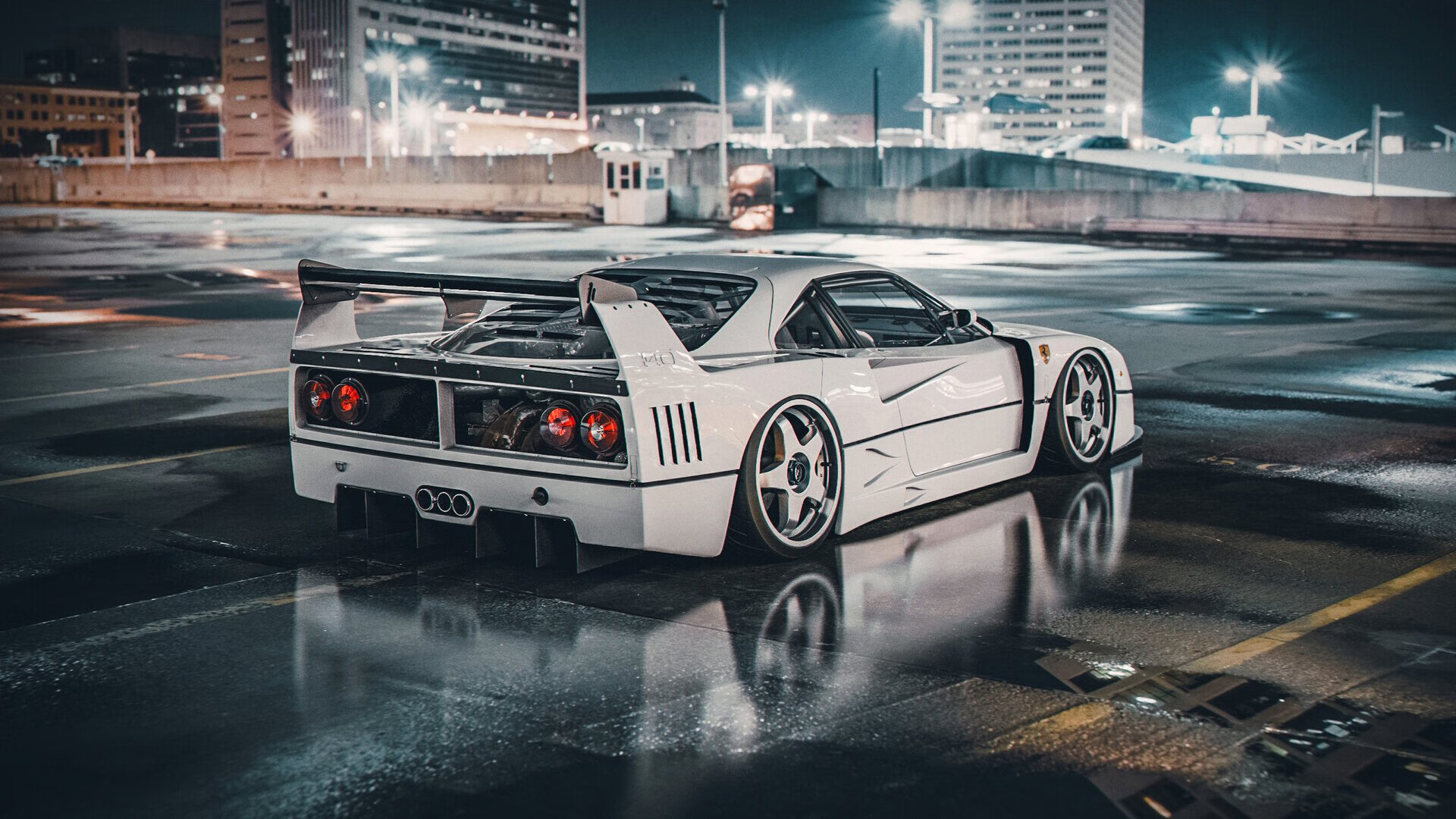 月牙湾与伊蒂哈德，两种轻取的平行叙事