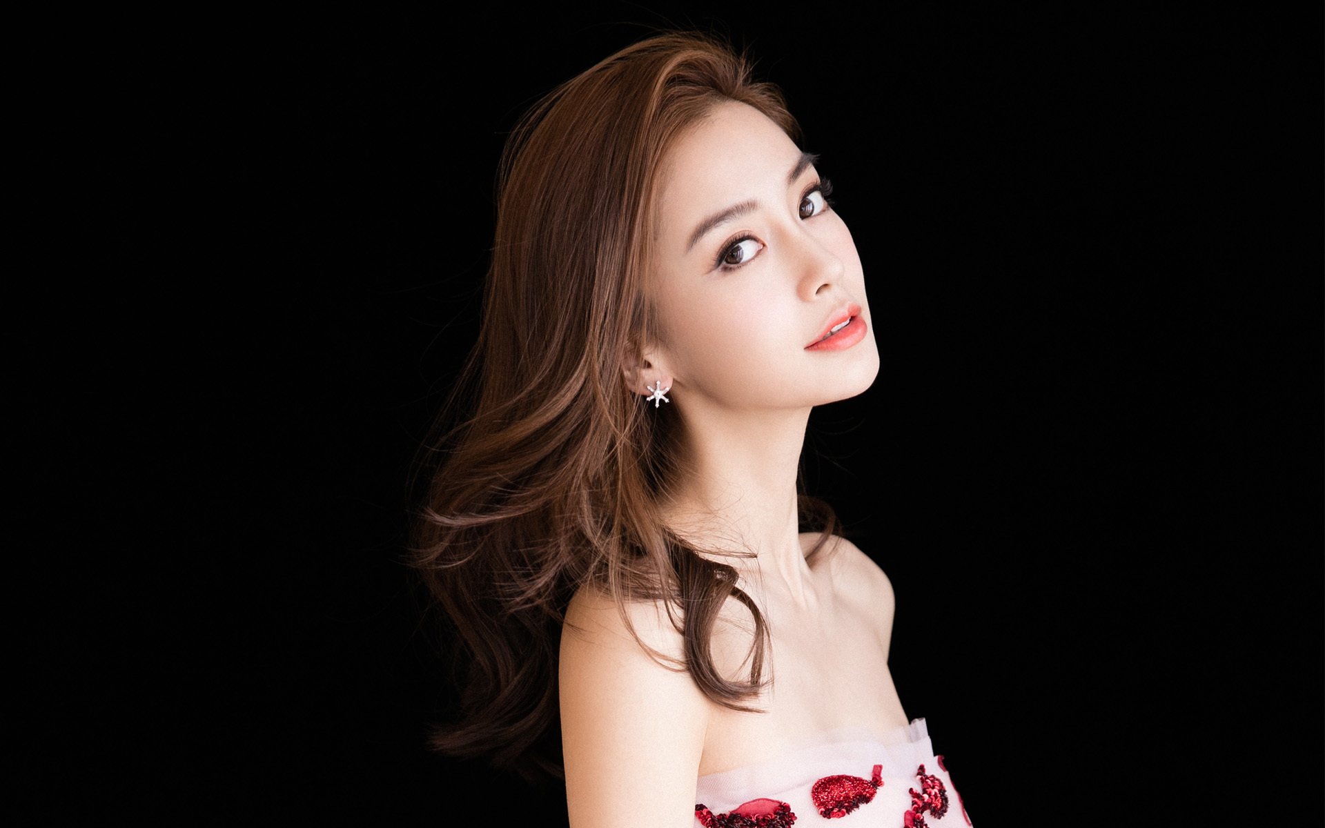 足球炼金术，当无名后卫化身坎特，哥斯达黎加如何点石成金狂扫苏格兰？